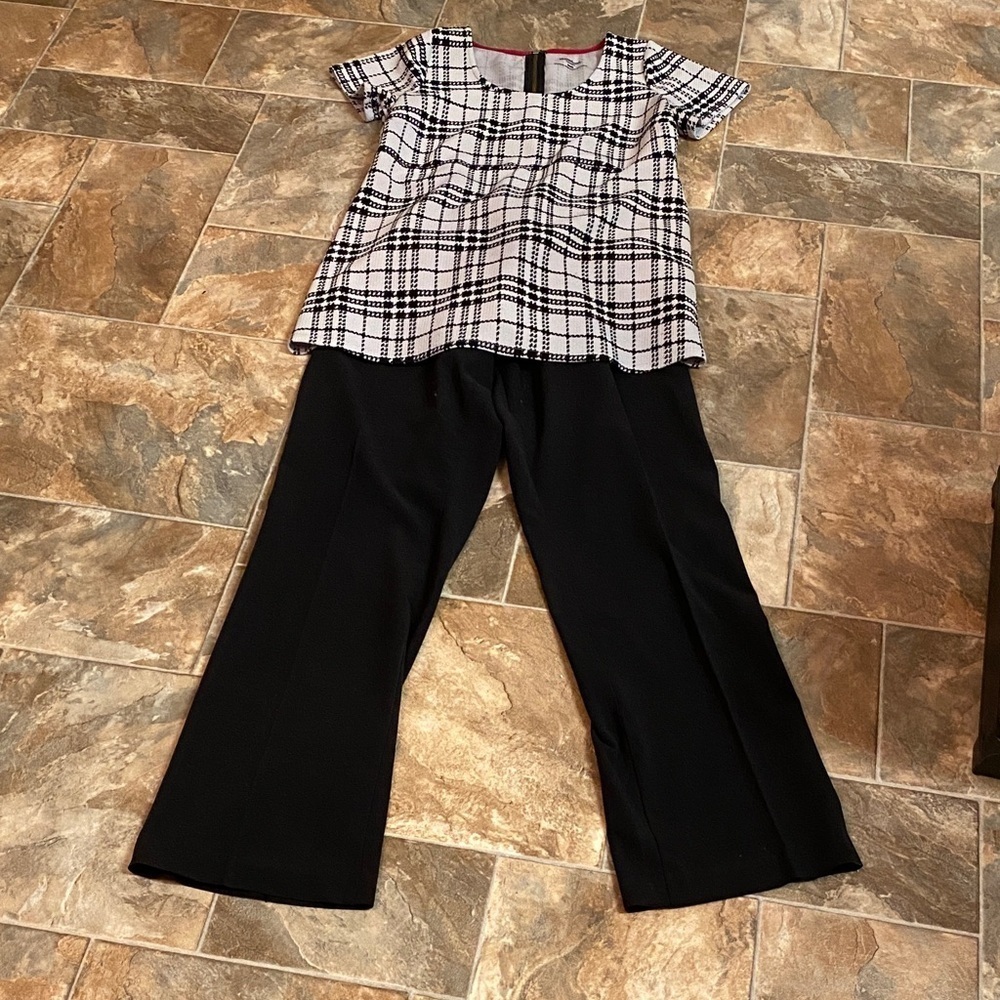 Motherhood Maternity Medium Black White Plaid Blouse with Motherhood XL Trousers